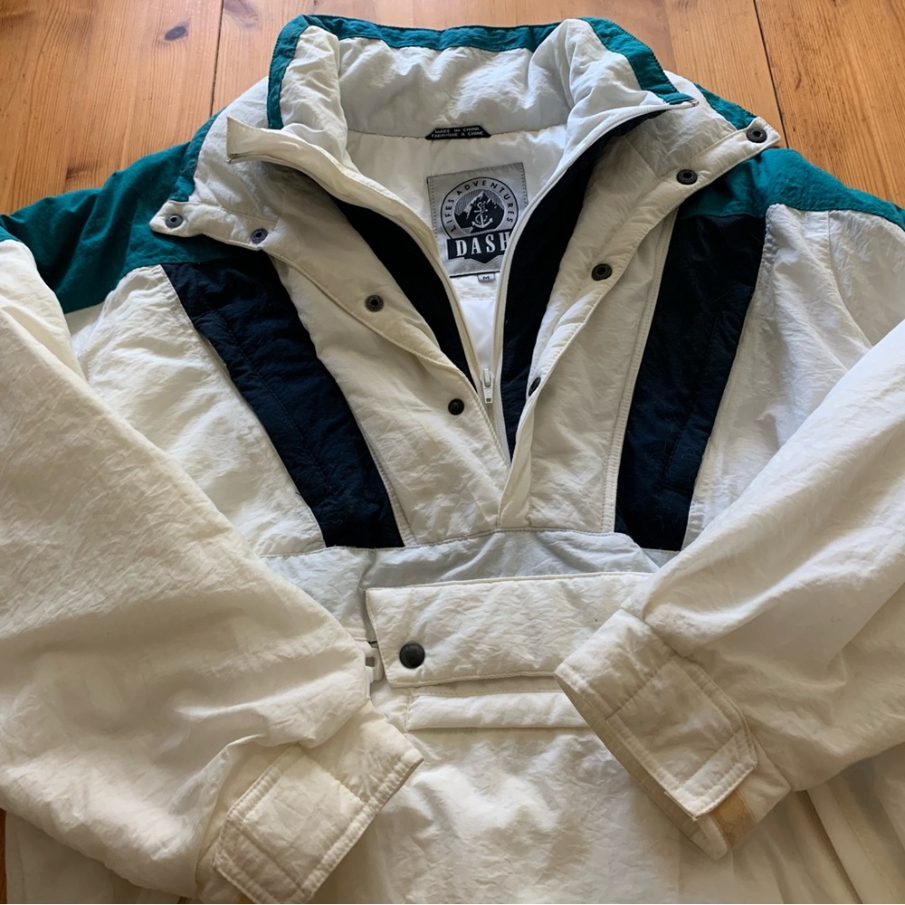Men’s ski jacket.  Size: Med.